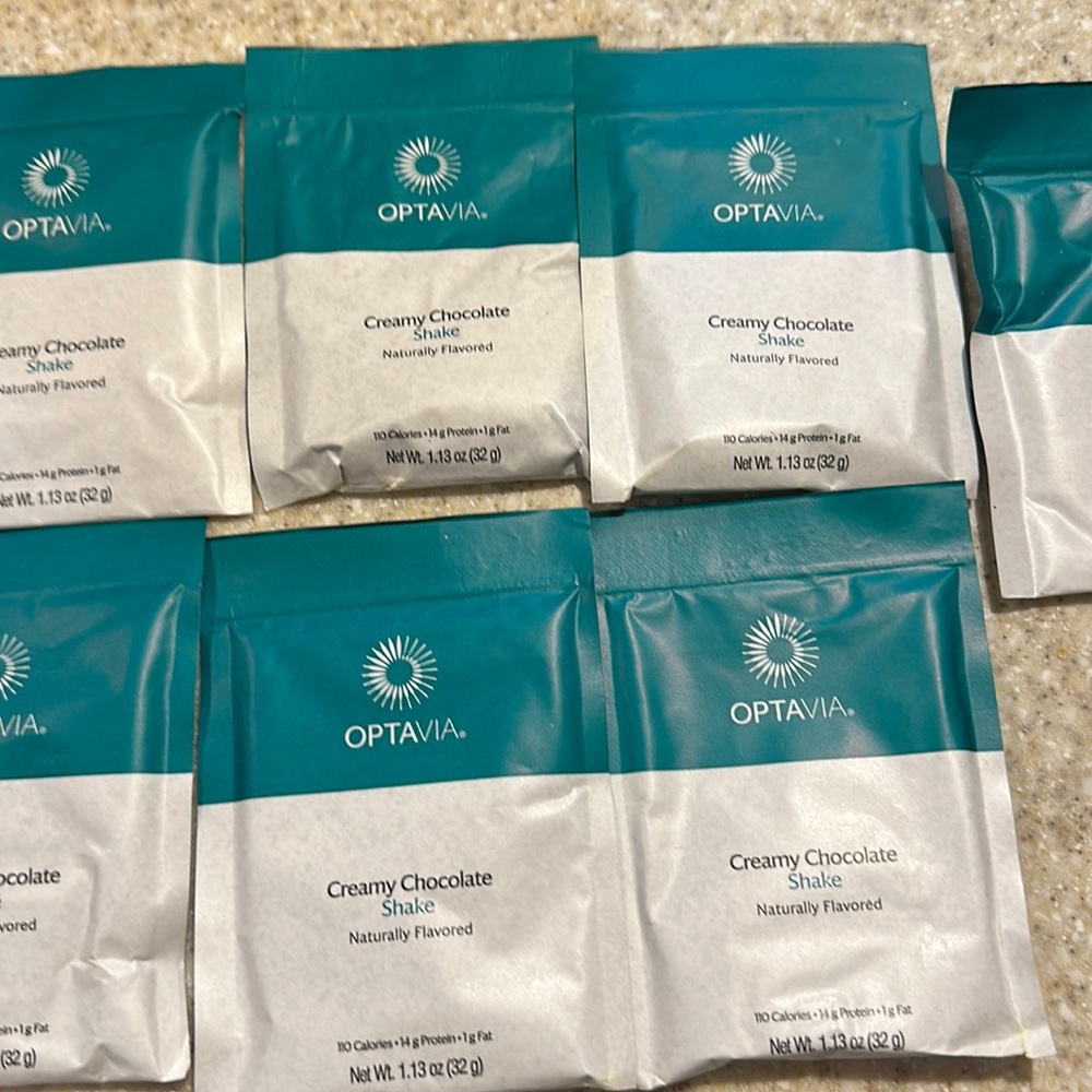 Optavia lot of 7 Creamy Chocolate Shakes “expired”